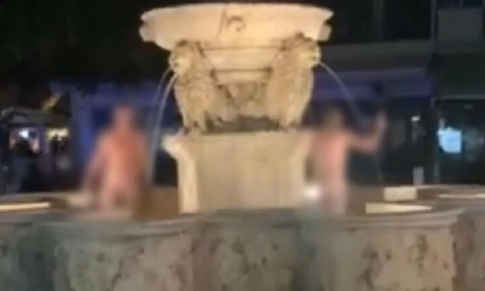 Ηράκλειο: Έβγαλαν τα ρούχα τους και βούτηξαν στο συντριβάνι